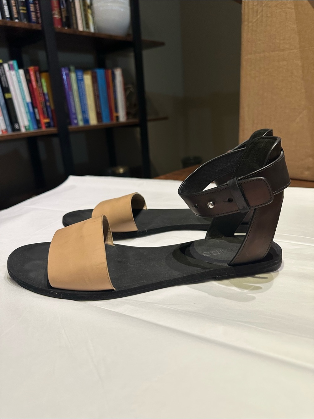 Vince Sawyer Colorblock Ankle Strap Flat Sandals Black Nude Leather Sz 8/39 - Picture 8 of 11